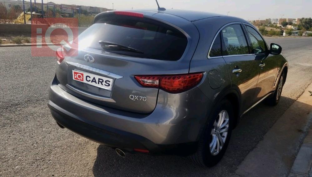 إنفينيتي QX70